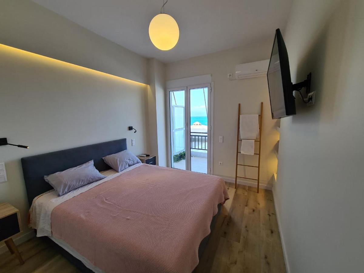 Grace Seaside Apartment Лутраки Екстериор снимка