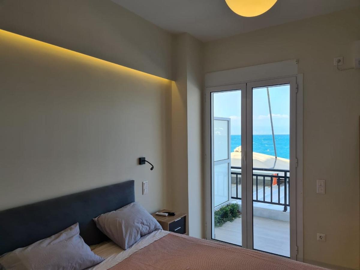 Grace Seaside Apartment Лутраки Екстериор снимка