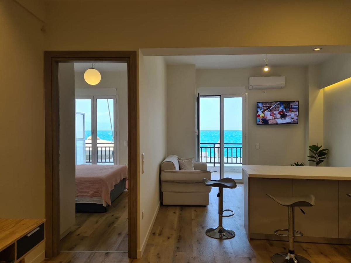 Grace Seaside Apartment Лутраки Екстериор снимка