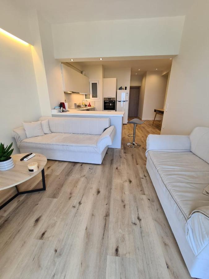 Grace Seaside Apartment Лутраки Екстериор снимка