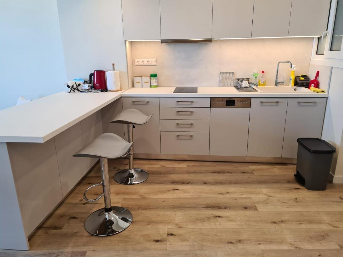 Grace Seaside Apartment Лутраки Екстериор снимка