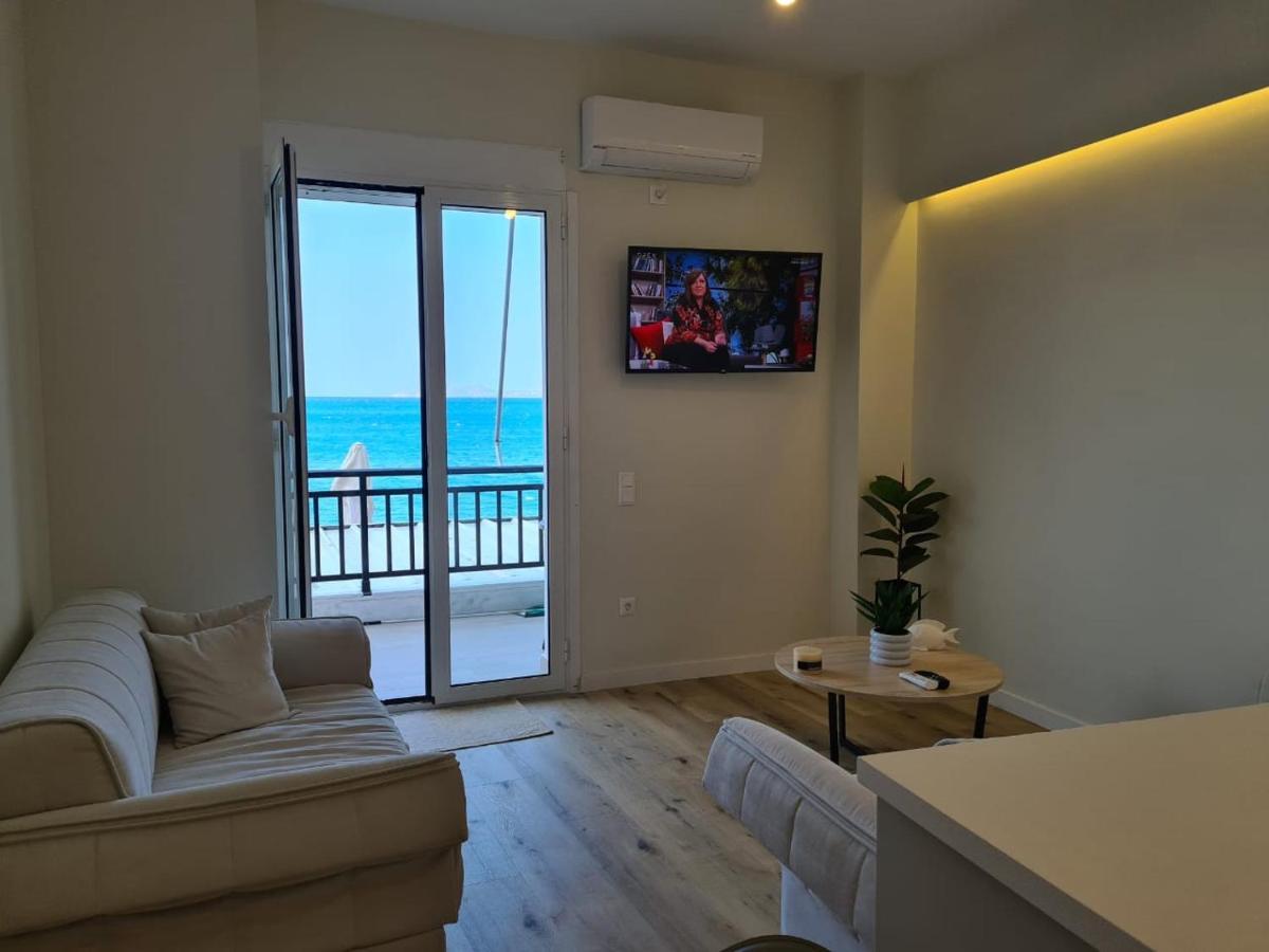 Grace Seaside Apartment Лутраки Екстериор снимка